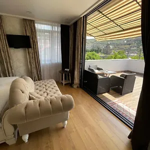 https://apartment-tamarioni.alltbilisihotels.com