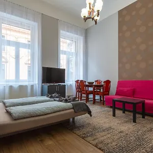  Apartament Center