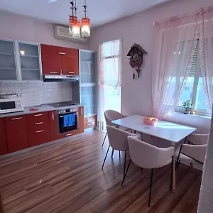 https://cozyflat-in-the-middle-of-tirana.albaniahotels.org